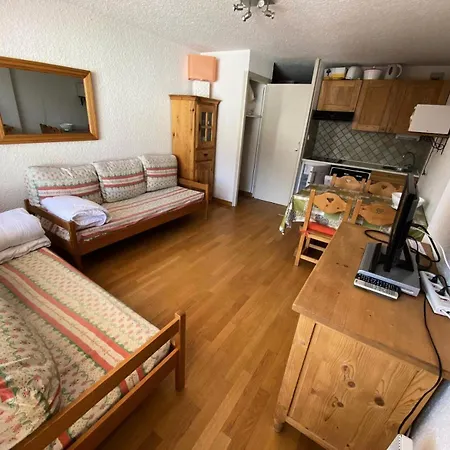 Apartment Chalmettes - 4 Personnes - Skis Aux Pieds Mae-8554 Montgenevre